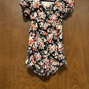 Louna Sz S Floral Puff Sleeve Romper